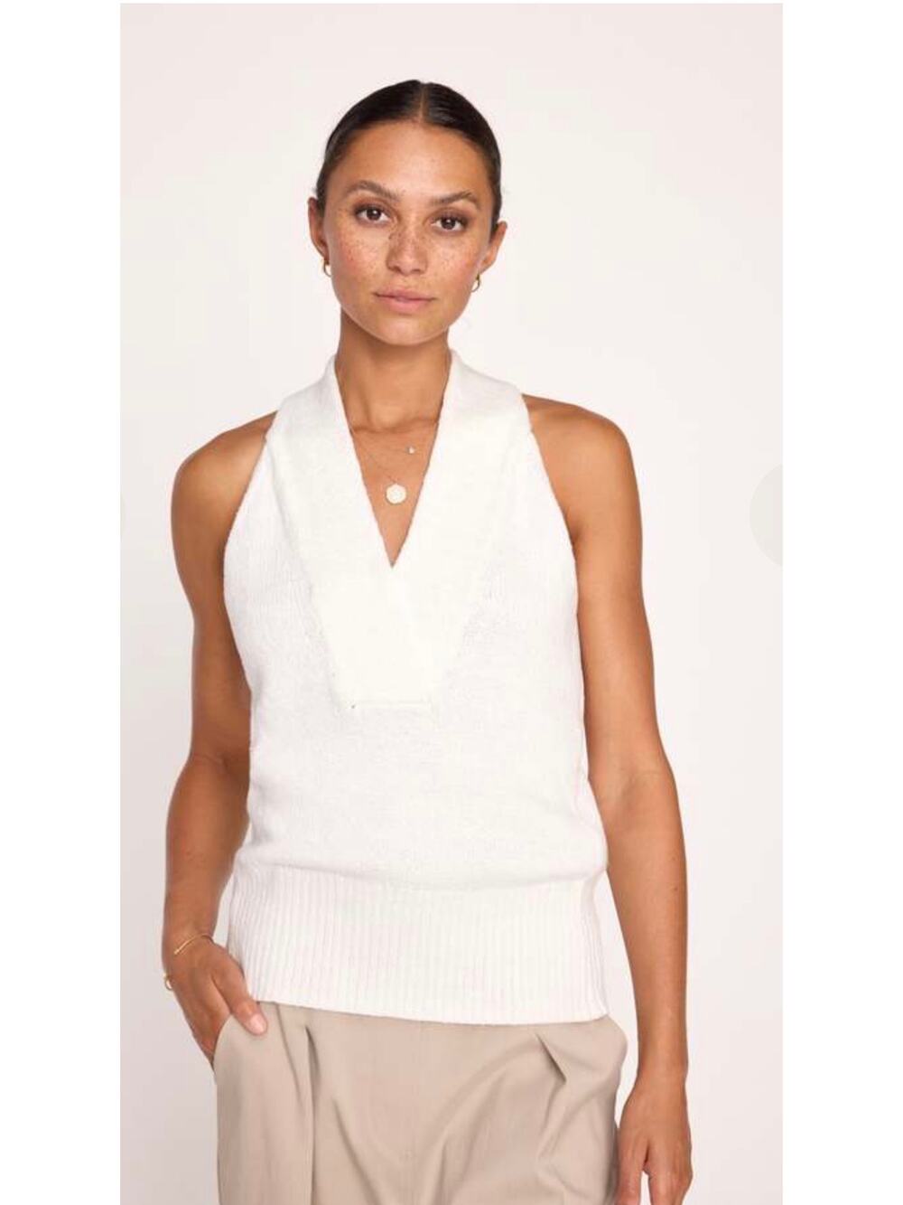 BROCHU WALKER WHITE JUNE SLEEVELESS V NECK TANK TOP; SIZE LARGE